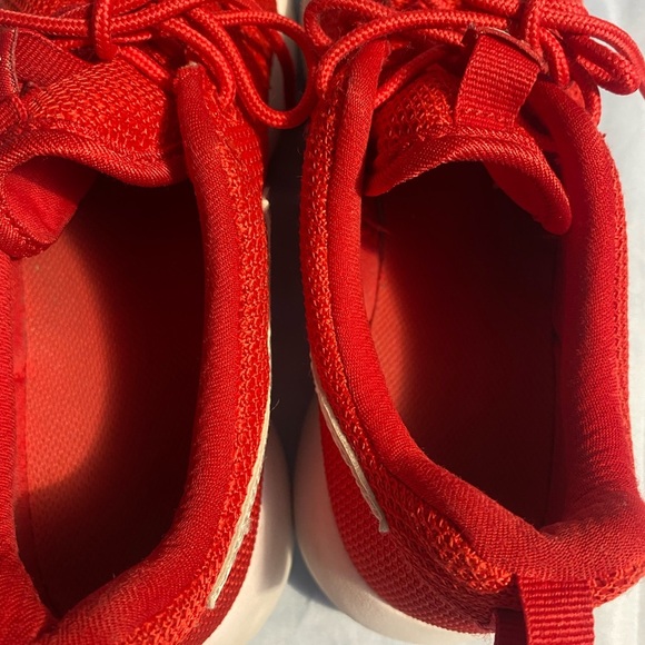 Nike Red and White Sneakers with Breathable Fabric (UNISEX ) - Picture 12 of 12